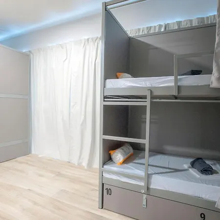 Hostal Dos Estaciones - Free Towels, Coffee & Tea, Remote Check-in *