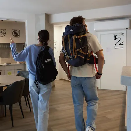Hostal Dos Estaciones - Free Towels, Coffee & Tea, Remote Check-in *